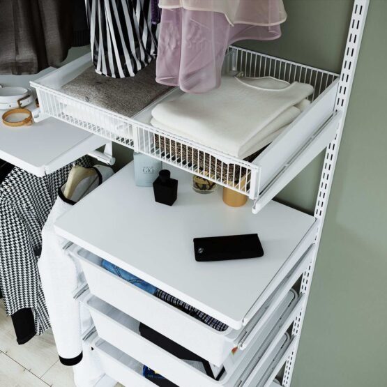 Гардеробная Система хранения ARISTO в белом декоре - стильное и элегантное решение для вашей гардеробной. Включает деревянные декоративные элементы, доступные в трех цветах: белом, светлом и темном дереве. Комплектация включает боковые выдвижные корзины для удобства хранения. Надежная металлическая конструкция обеспечивает надежное крепление, а полки представлены в различных вместительностях. Изготовлено из экологичных материалов. Подходит для использования в гостиной, детской, прихожей и спальне 7 Гардеробные комнаты на заказ - изготовление и продажа гардеробных, шкафов, дверей гардеробные,гардеробная,гардеробная система,гардеробная комната,гардеробная на заказ,гардеробная купить,двери в гардеробную