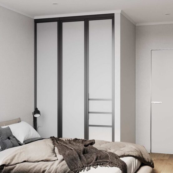 Шкаф со складными дверями в нише - компактное и элегантное решение для вашей гостиной, детской, прихожей или спальни. Размеры (ШхГхВ): 120x160x240 см. Внутри гардеробной вы найдете сетчатые полки различной длины, выдвижные сетчатые корзины и штанги для удобного хранения. Освещение гардеробной обеспечивается потолочным светильником. Складные двери из матированного стекла в алюминиевом профиле черного цвета придают шкафу элегантность и комфорт. Наш шкаф со складными дверями создается индивидуально под каждый проект с учетом особенностей помещения. Мы предлагаем два варианта внутреннего наполнения: на основе гардеробной системы ARISTO или на основе ЛДСП. Выберите стиль, материал и цвет, чтобы шкаф со складными дверями стал идеальным дополнением вашего интерьера 3 Гардеробные комнаты на заказ - изготовление и продажа гардеробных, шкафов, дверей шкафы