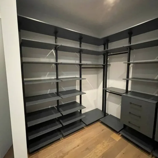 Гардеробная система VITRA Black 9 Гардеробные комнаты на заказ - изготовление и продажа гардеробных, шкафов, дверей Гардеробная Барвиха, Гардеробная система