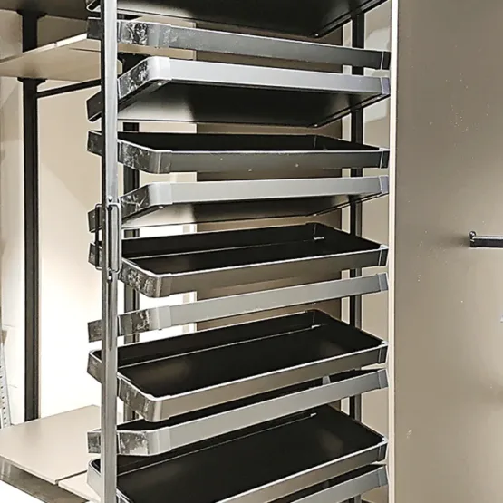 Гардеробная система на алюминиевых стойках Vitra Black 8 Гардеробные комнаты на заказ - изготовление и продажа гардеробных, шкафов, дверей Гардеробная система на алюминиевых стойках Vitra Black