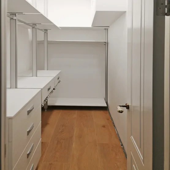 Современный дизайн гардеробной Stilos: стиль и функциональность, гардеробная система стилос