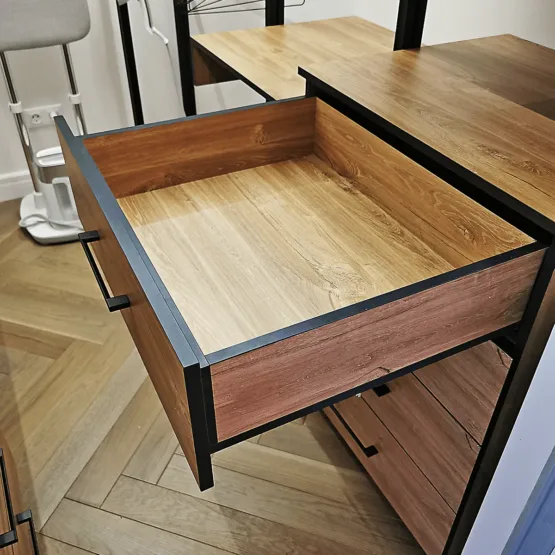 Открытая гардеробная система хранения из тёплого дерева и металла 5 Гардеробные комнаты на заказ - изготовление и продажа гардеробных, шкафов, дверей Гардеробная прихожая с удобным хранением.