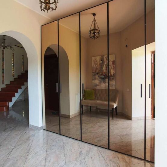 Шкаф с организованной системой хранения