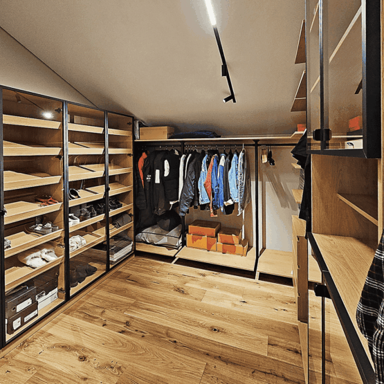 Гардеробная Stilos Black из алюминиевых профилей итальянской фирмы EUREKA 14 Гардеробные комнаты на заказ - изготовление и продажа гардеробных, шкафов, дверей гардеробная Stilos Black из алюминиевых профилей итальянской фирмы Eureka