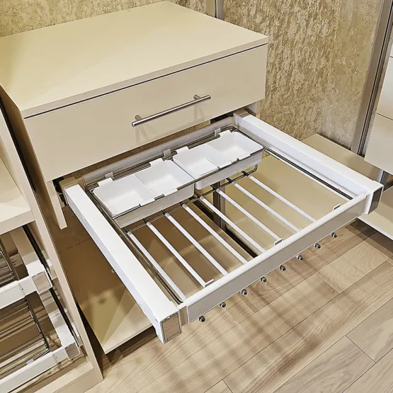 Гардеробная система Stilos Alum и двери купе 10 Гардеробные комнаты на заказ - изготовление и продажа гардеробных, шкафов, дверей гардеробная система Stilos Alum и двери купе 9