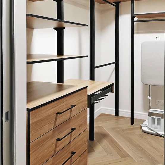 Гардеробная система храения Vitra Black 001: 5 Гардеробные комнаты на заказ - изготовление и продажа гардеробных, шкафов, дверей Черный шкаф Vitra: элегантное и функциональное хранилище.