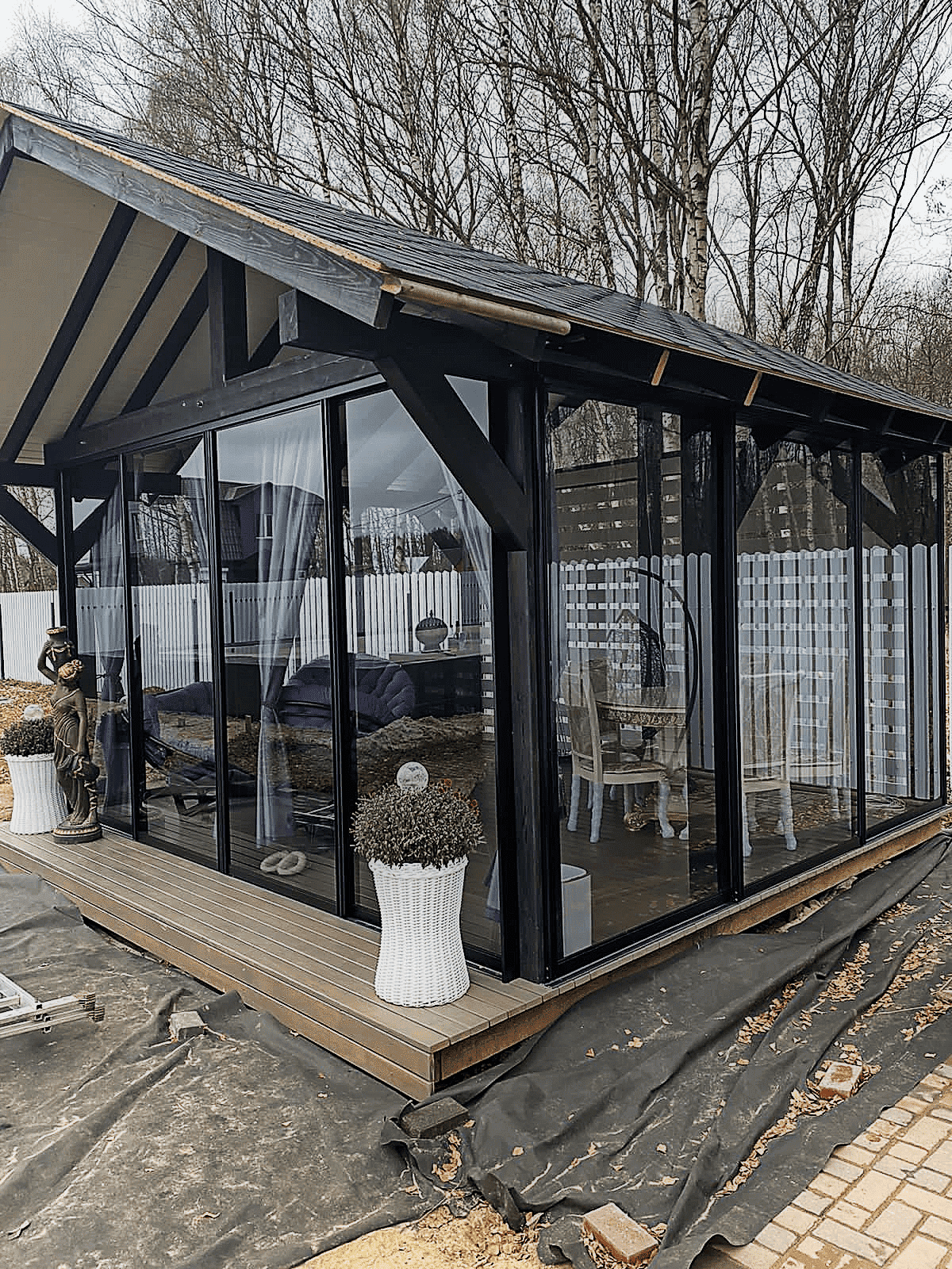 Раздвижные двери-купе для гардеробной ниши