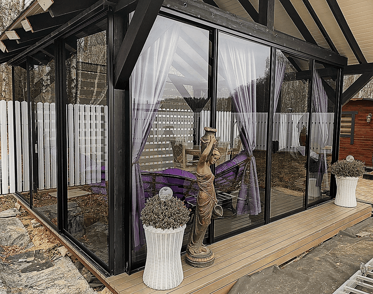 Раздвижные перегородки в гардеробную комнату