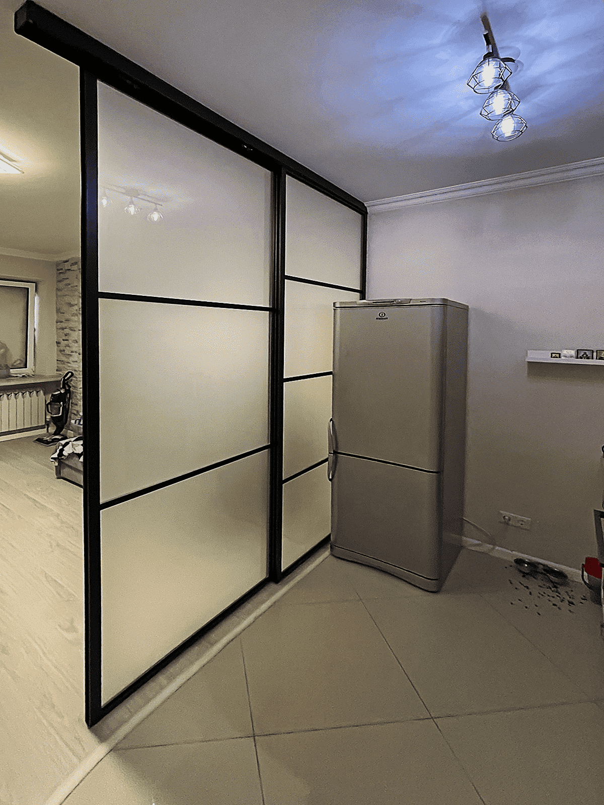 Зеркальные двери-купе для гардеробной