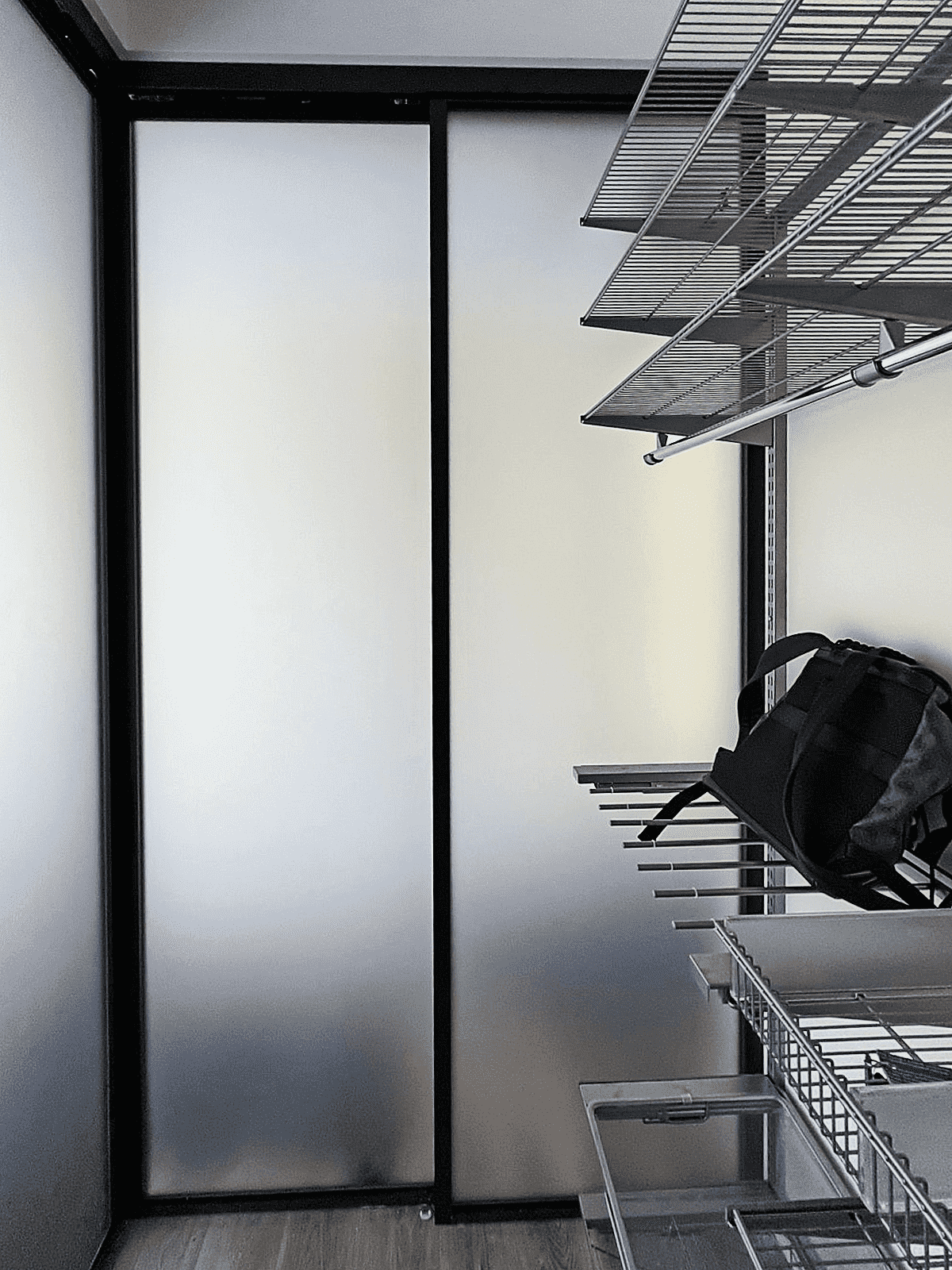 Раздвижные межкомнатные перегородки для гардеробной