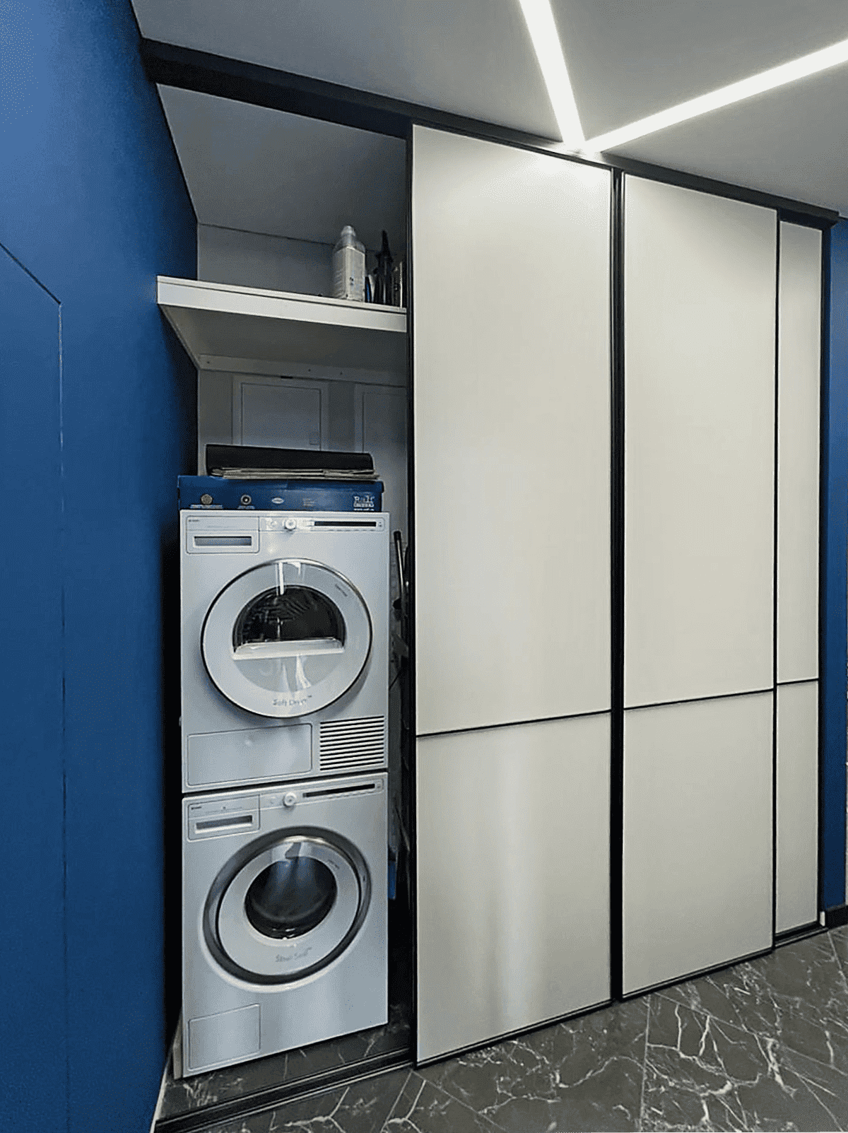 Стеклянные двери-купе для гардеробной на заказ