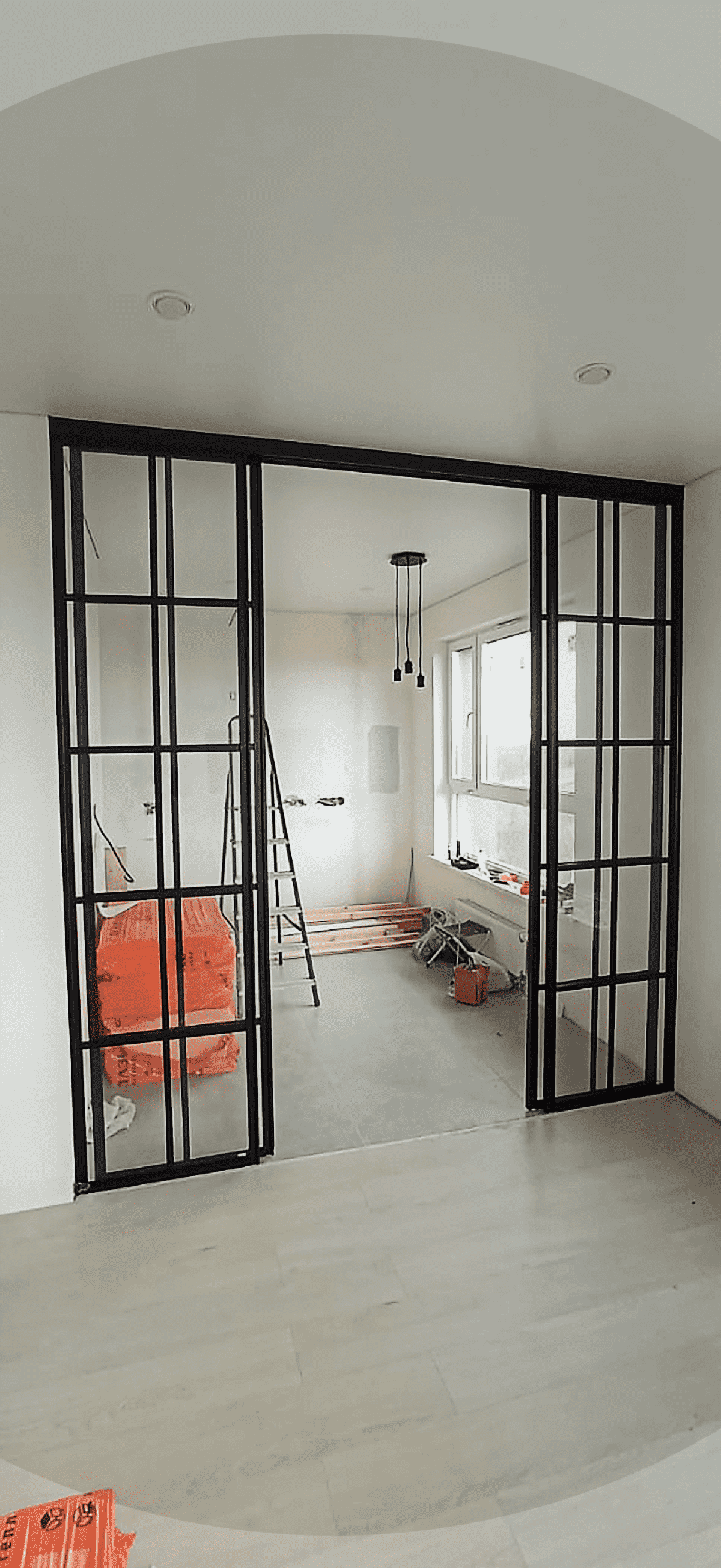 Стеклянные перегородки в гардеробную на заказ