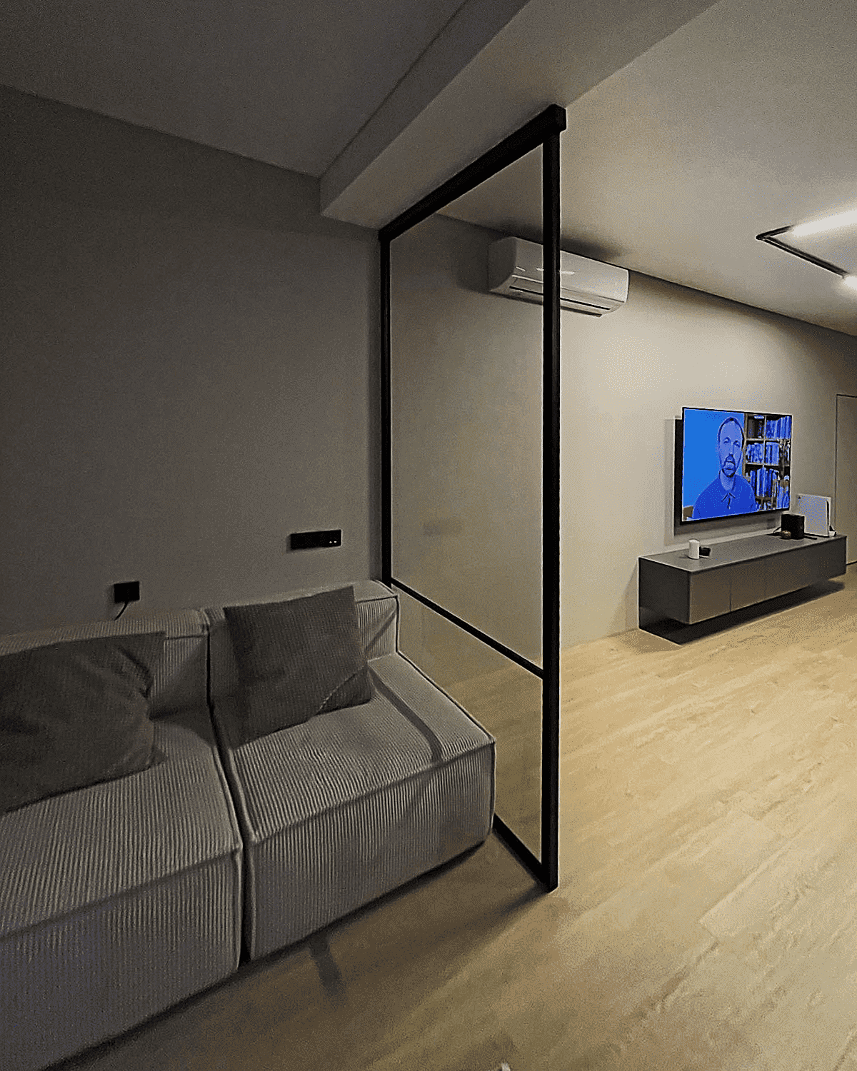 Раздвижные межкомнатные перегородки для гардеробной