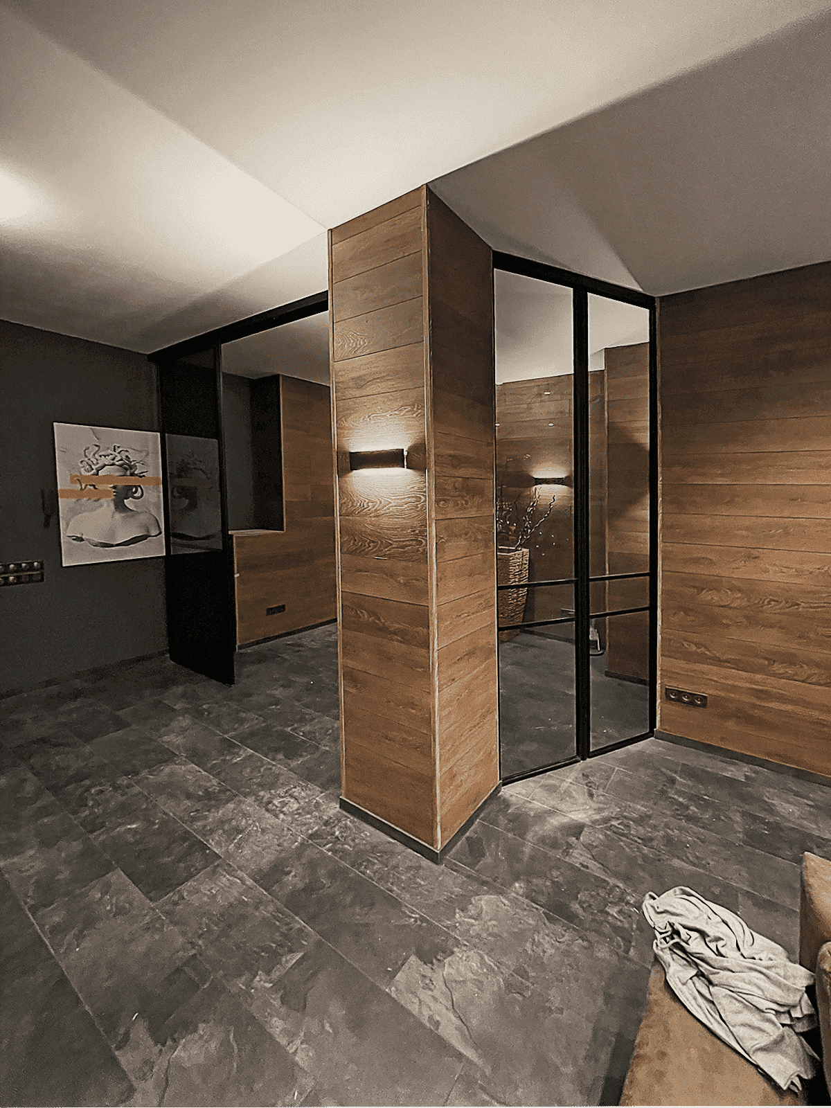 Стеклянные двери-купе для гардеробной комнаты