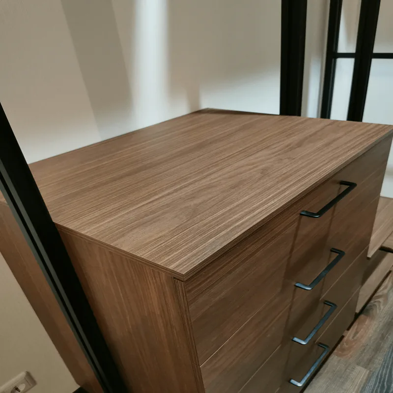 Гардеробная система Vitra Black из алюминия и лдсп с индивидуальным дизайном