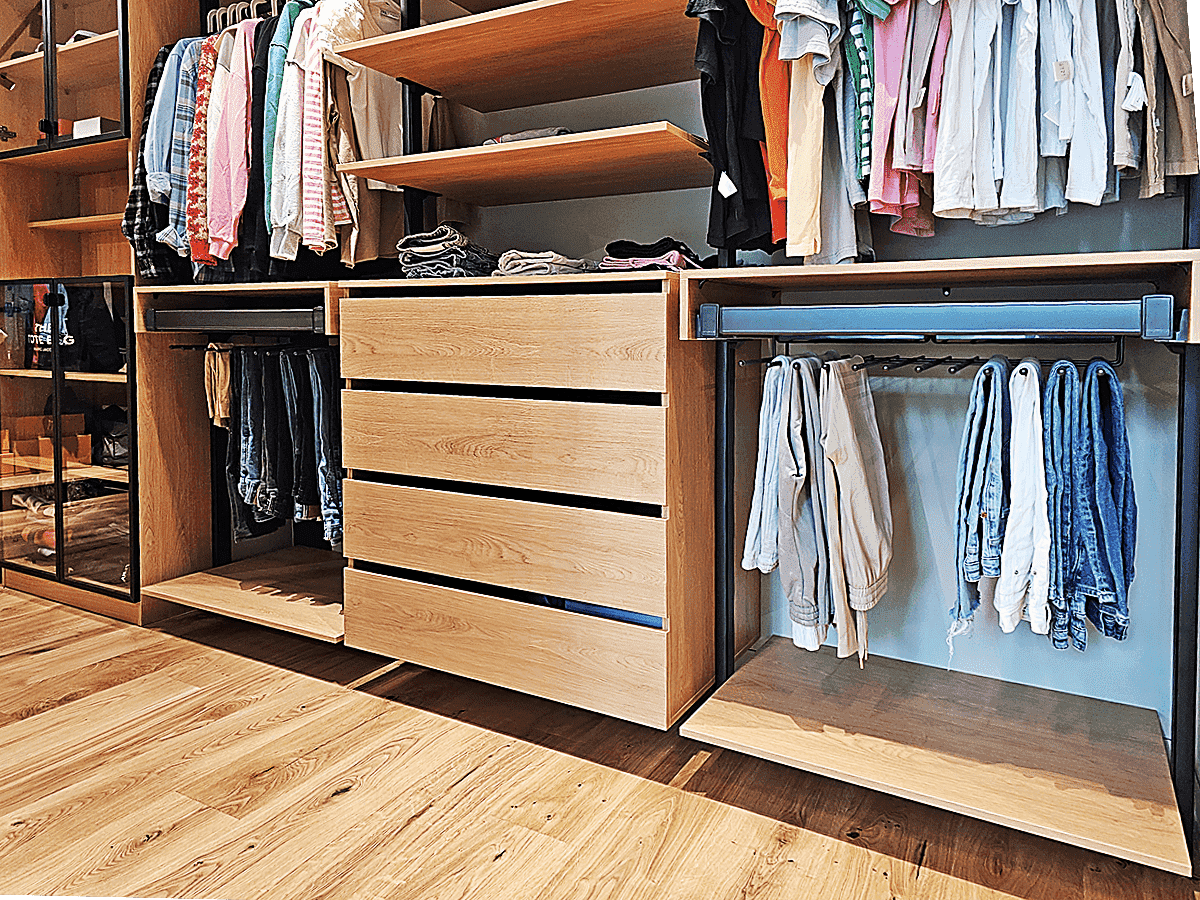 Гардеробная Stilos Black из алюминиевых профилей EUREKA с индивидуальным дизайном