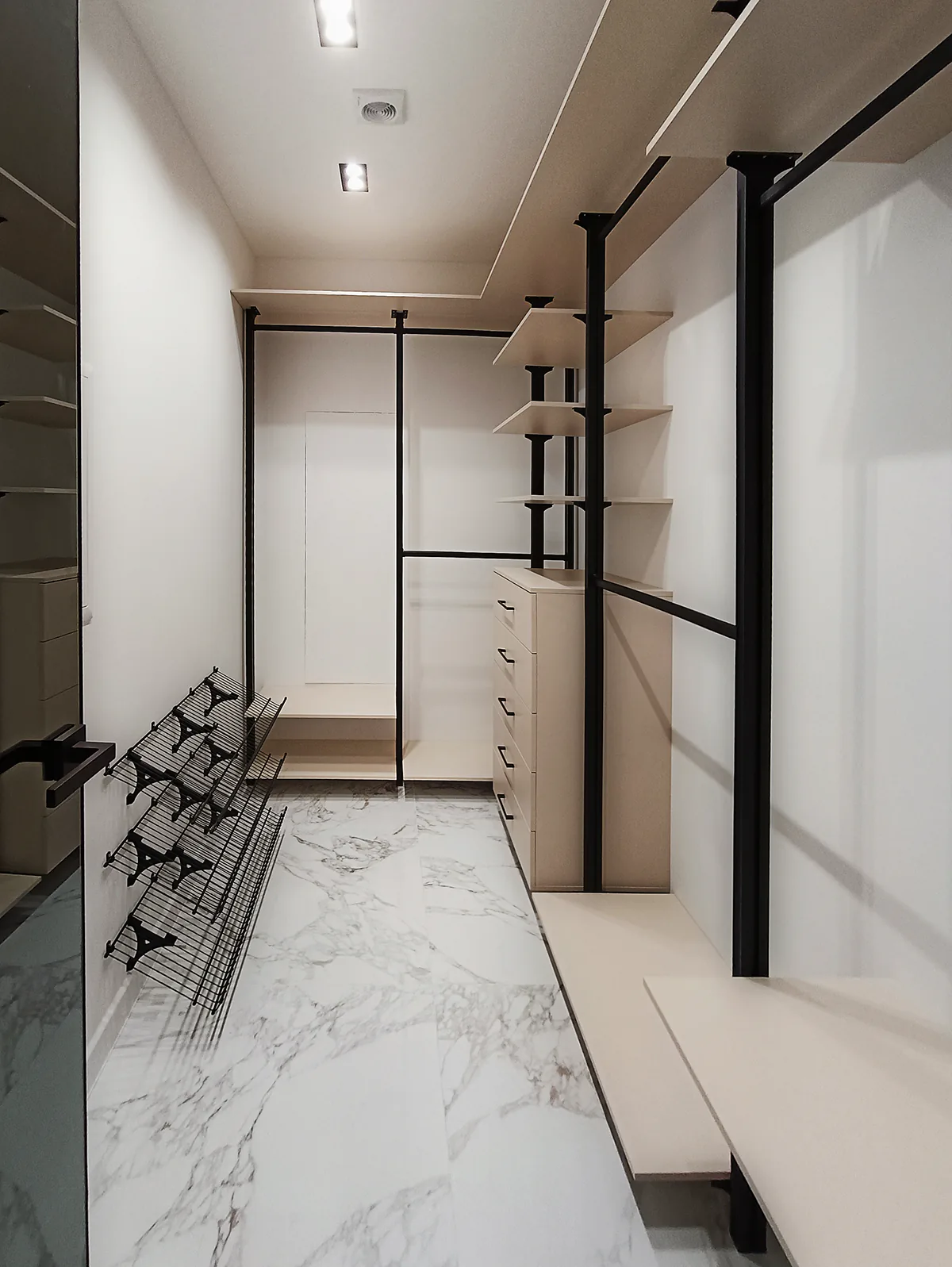 Гардеробная система Stilos для прихожей