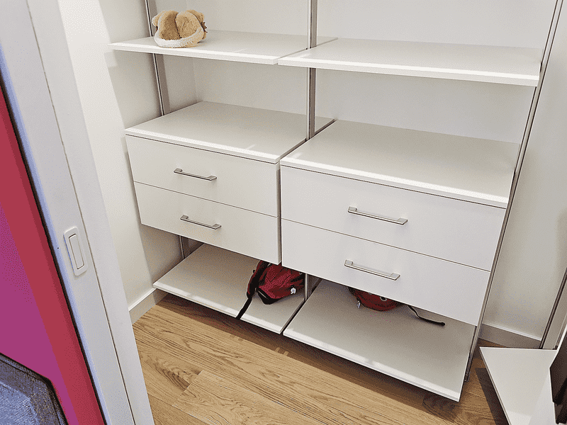 Блок выдвижных ящиков для гардеробной системы с нижними полками для сумок