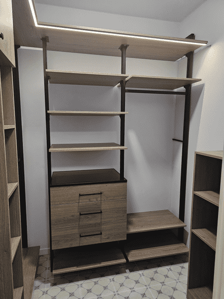 Гардеробная система с подсветкой и ящиками