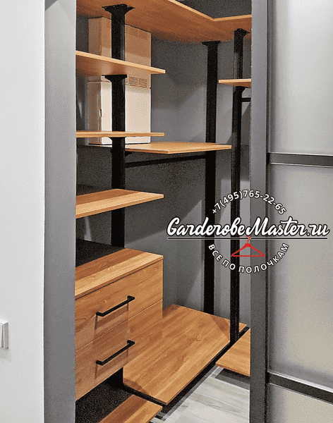 Гардеробная система с ящиками и полками из массива и ЛДСП. Индивидуальный проект гардеробной для дома.