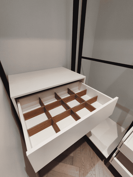 Ящик с внутренними разделителями для аксессуаров