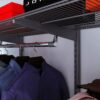 Гардеробная комната с окном - фото 7