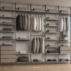 Гардеробная система на стойках Vitra для ниши в спальне — ракурс 2