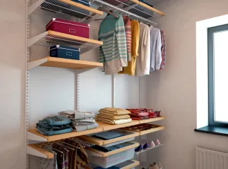 Сетчатые гардеробные системы серого цвета