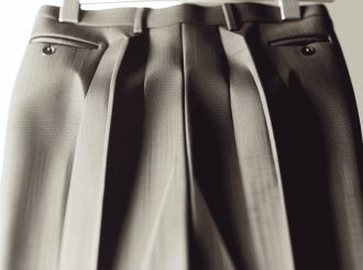 Идеальные стрелки: секреты выбора и хранения на вешалке для брюк в гардеробной