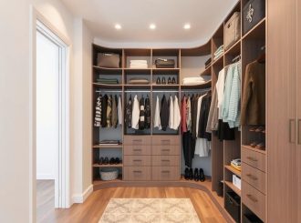 Гардеробная в коридоре