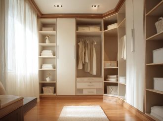 Вы всё ещё уверены, что угловая гардеробная ― это просто полки в шкафу? Разница становится очевидной, когда благодаря правильным материалам каждый уголок пространства работает на вас