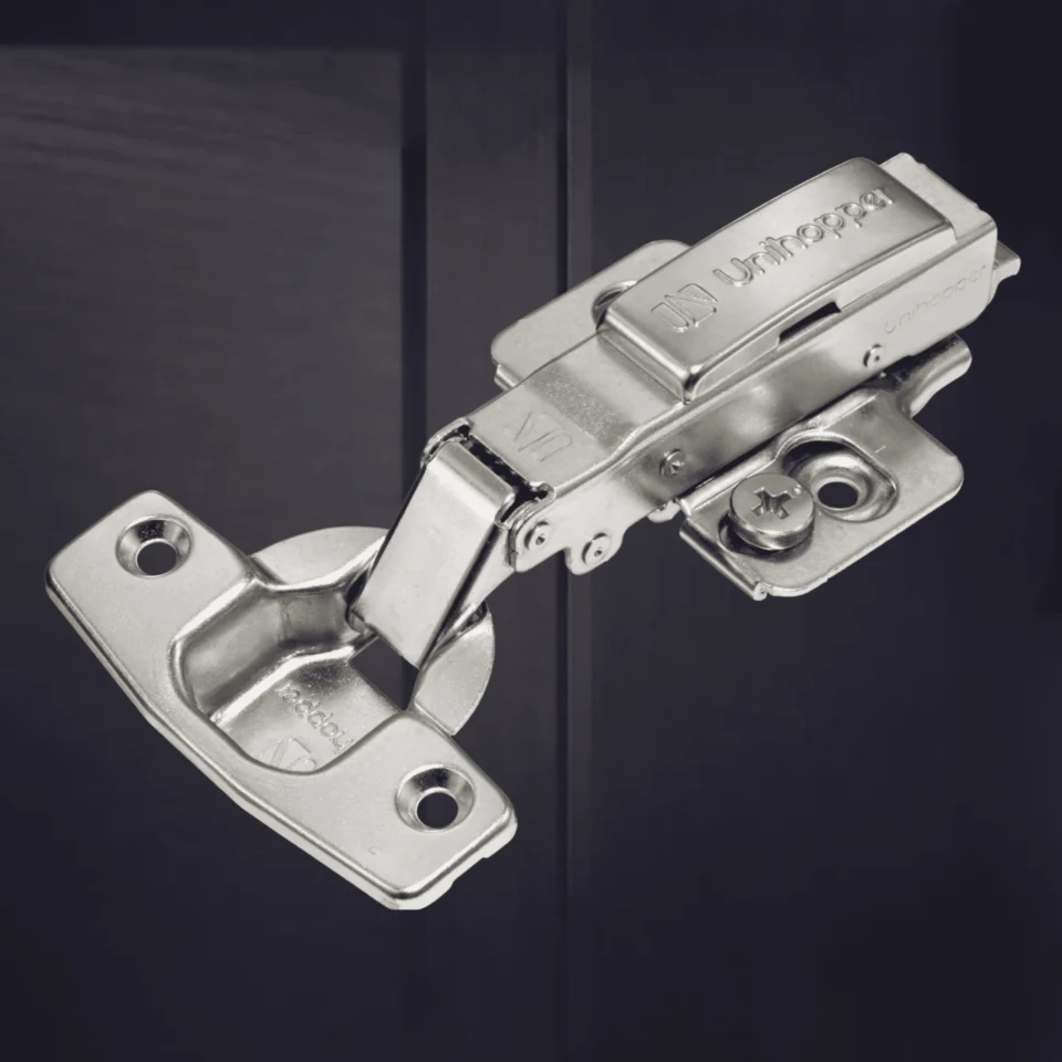 Накладная 3D петля UNIHOPPER HUTTON с регулируемым доводчиком, 45мм, планка H2, с декоративной накладкой, никель